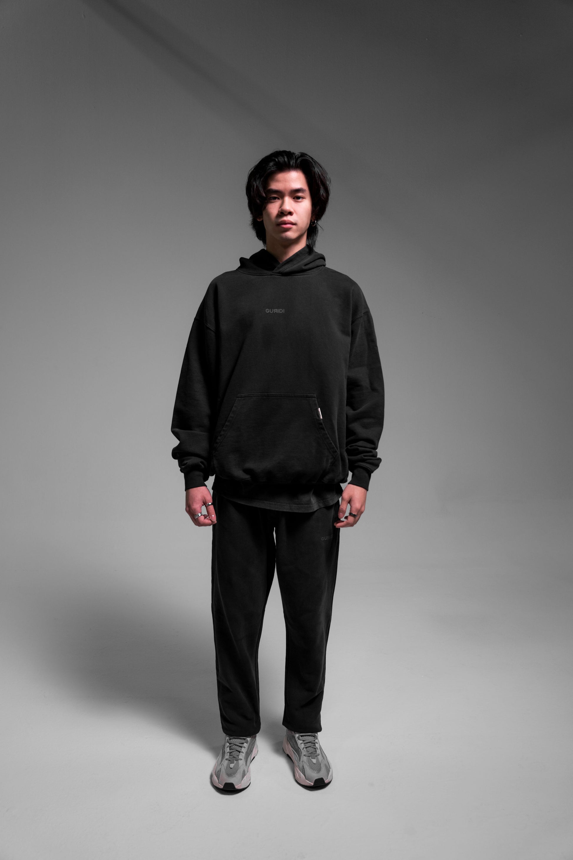 VINTAGE ESSENTIAL HOODIE