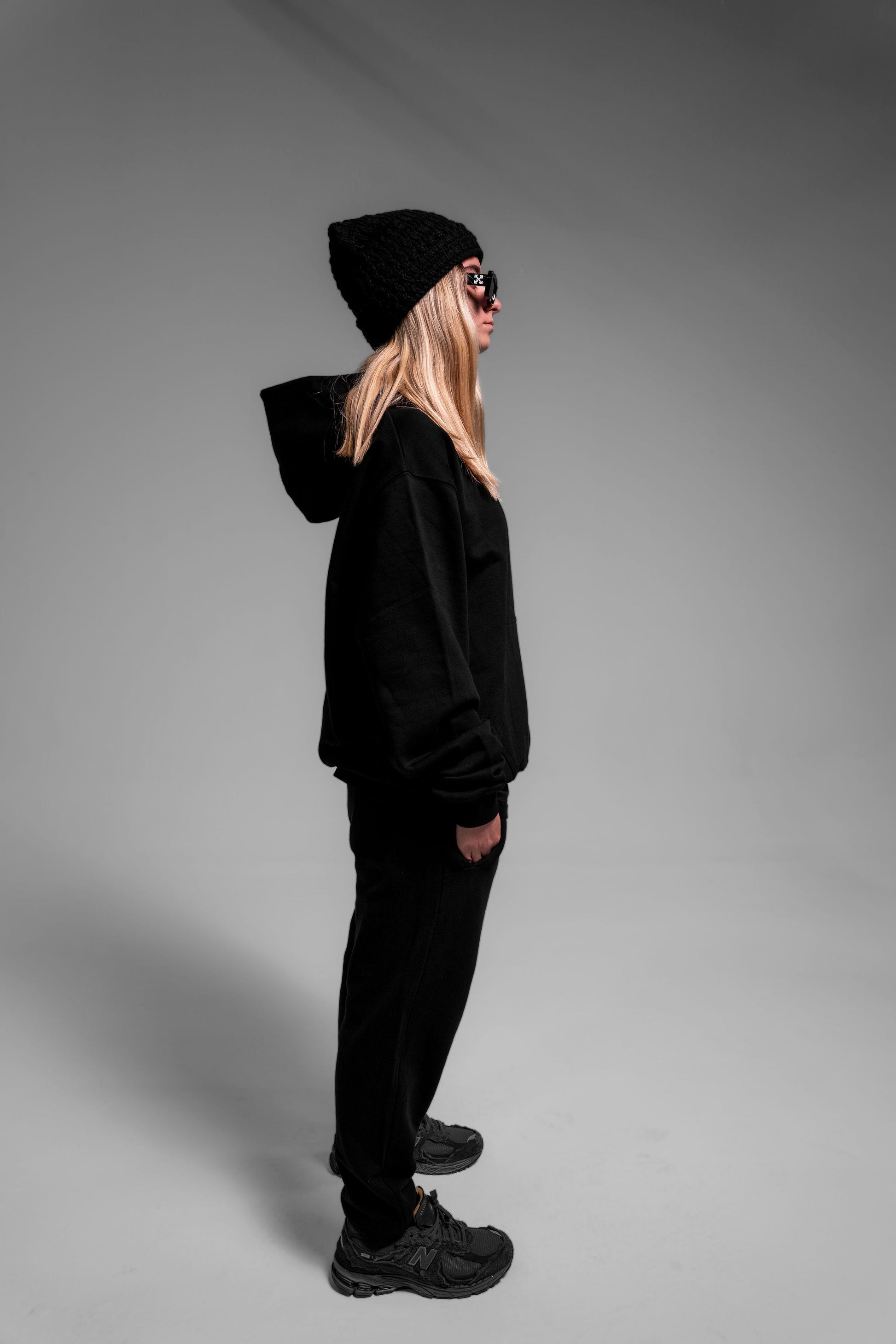 TRIPLE BLACK ESSENTIAL HOODIE - Guridi
