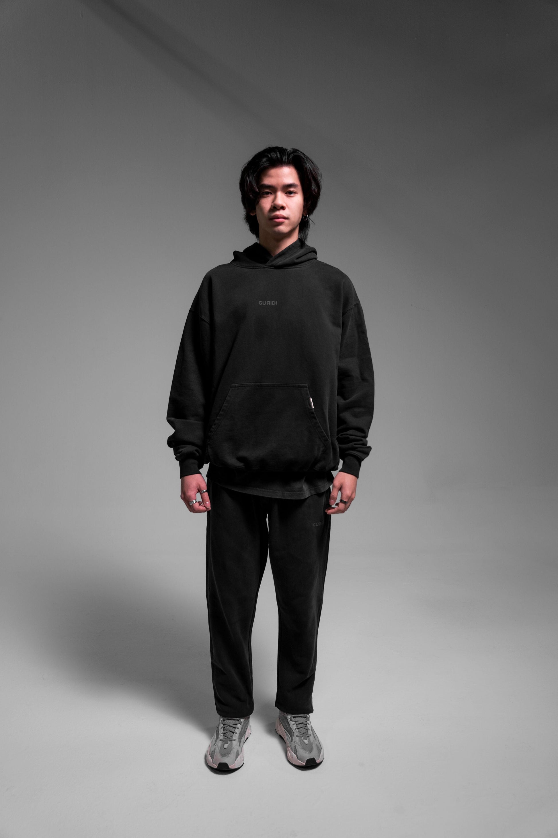 VINTAGE ESSENTIAL HOODIE - Guridi