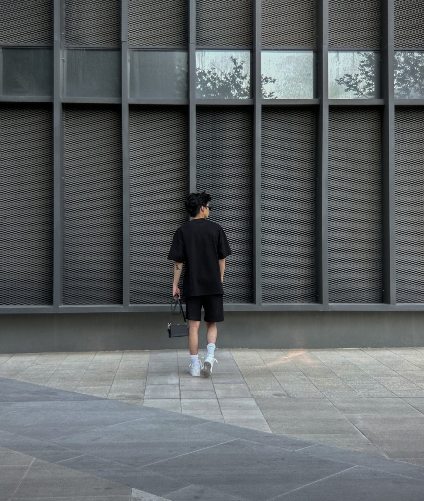 BLACK ESSENTIAL - Guridi