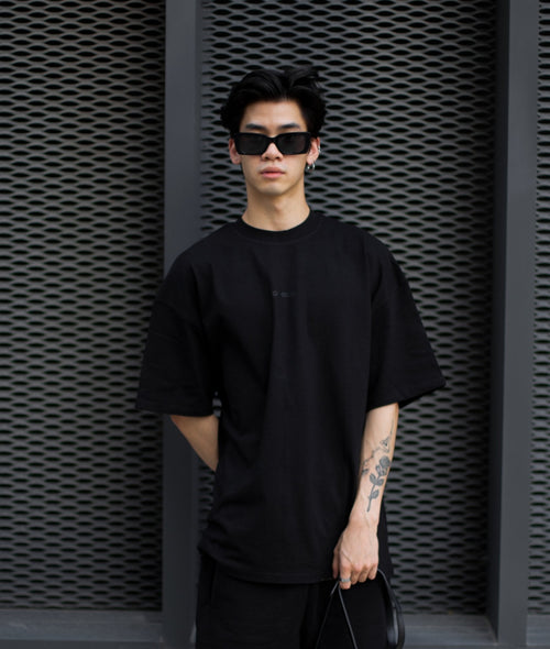 BLACK ESSENTIAL - Guridi