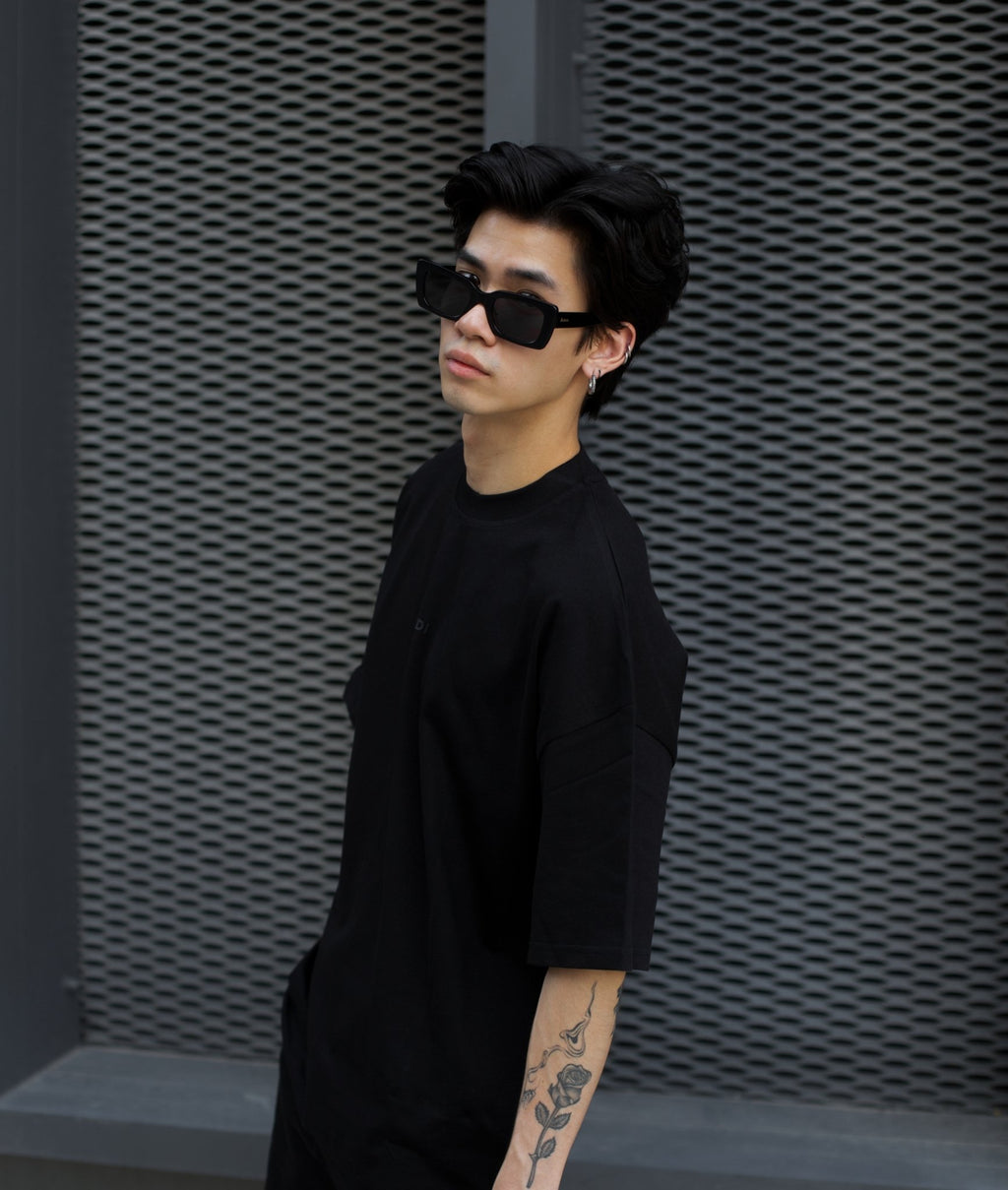BLACK ESSENTIAL - Guridi