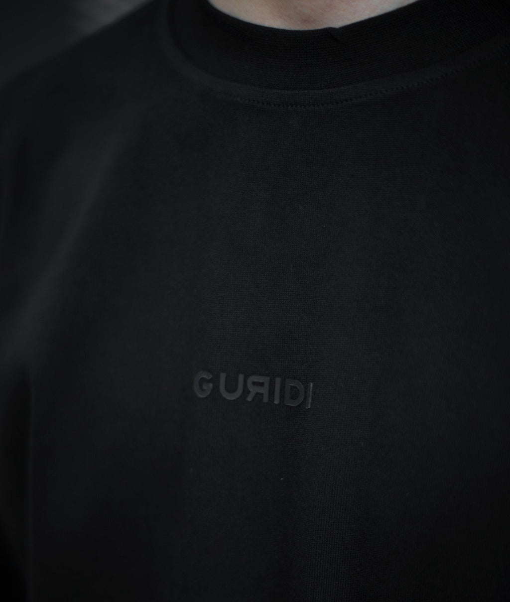 BLACK ESSENTIAL - Guridi