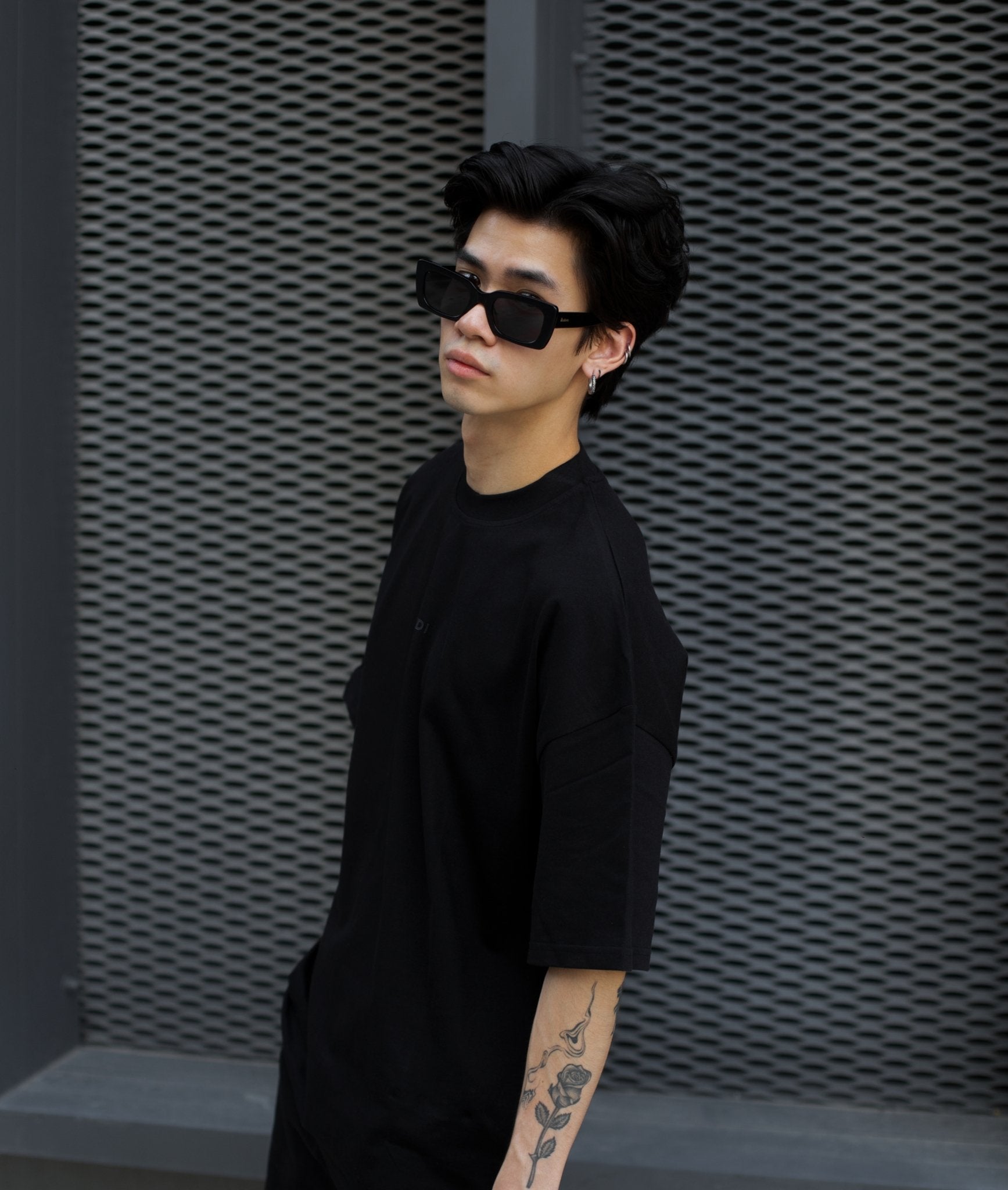 BLACK ESSENTIAL - Guridi