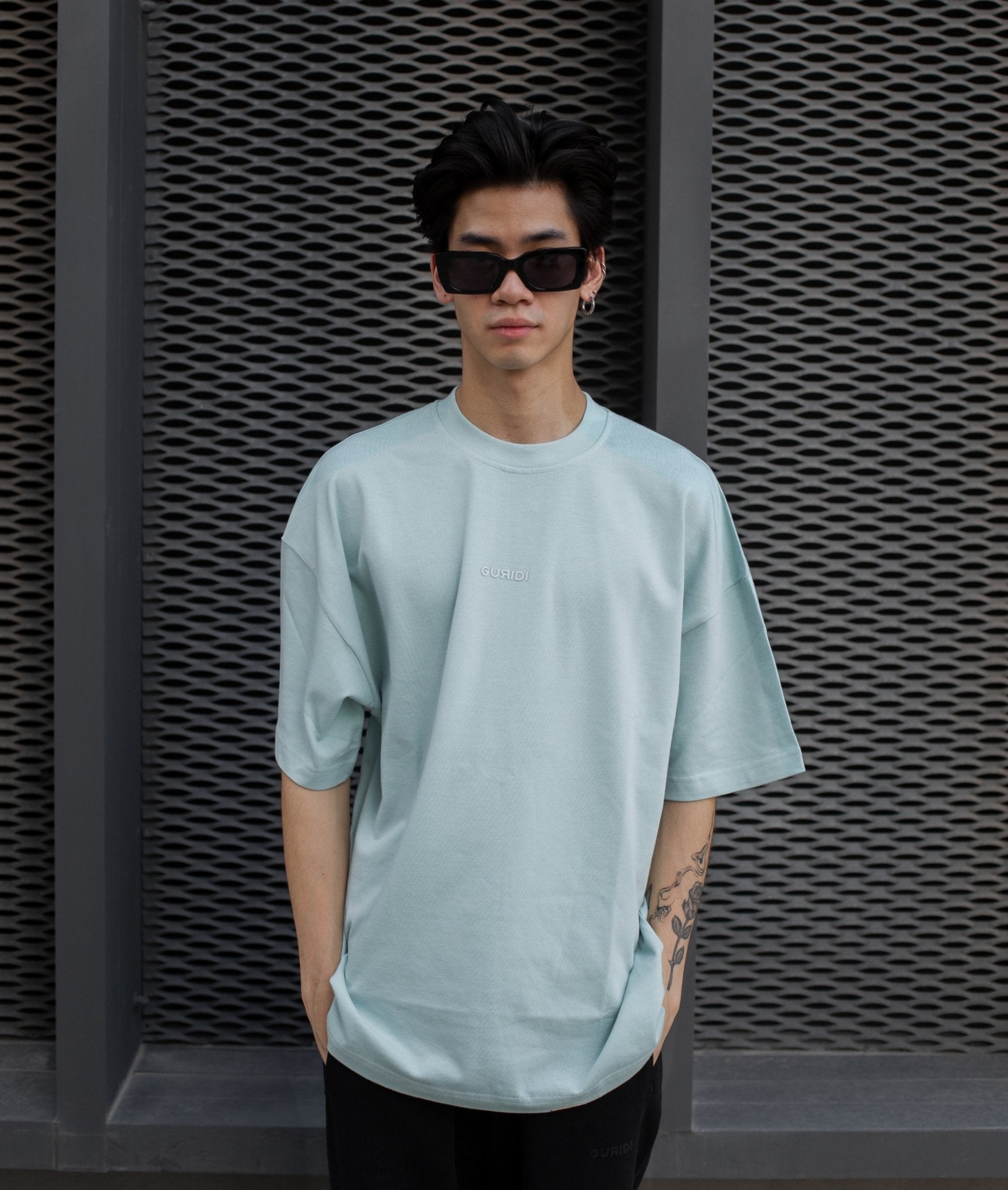 SKY BLUE ESSENTIAL - Guridi