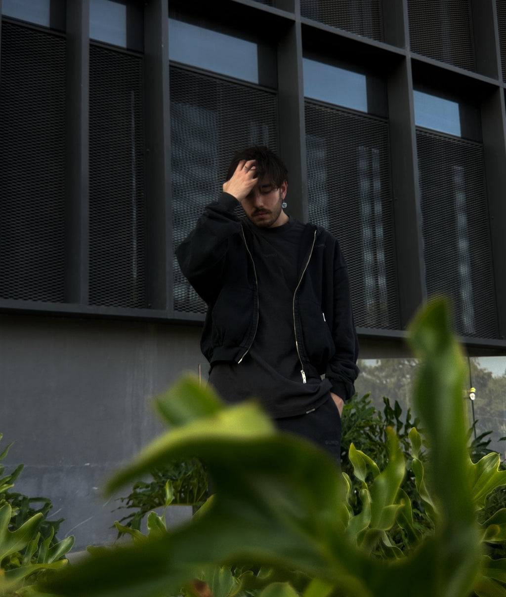 VINTAGE ESSENTIAL ZIPPED HOODIE - Guridi